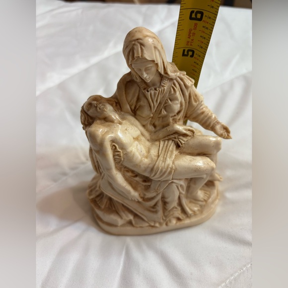 Vintage Statue Pieta Michelangelo A. Santini Vintage approximately 6” - Picture 7 of 8